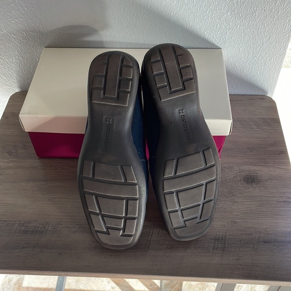 Naturalizer Canova Loafers Navy Suede with Brown Patent - Picture 4 of 9